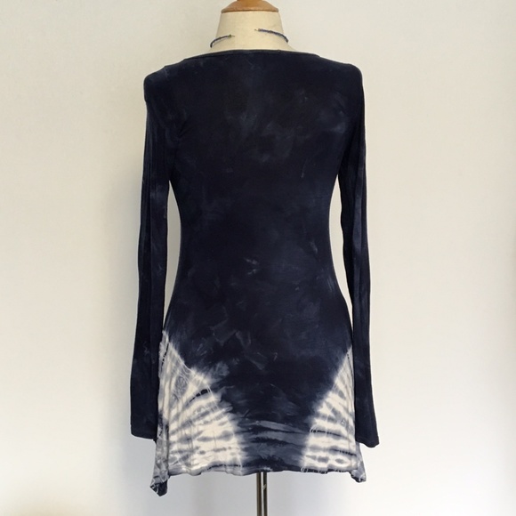 Navy & White Tiedyed Top - Picture 2 of 3